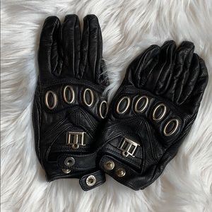 Riding gloves